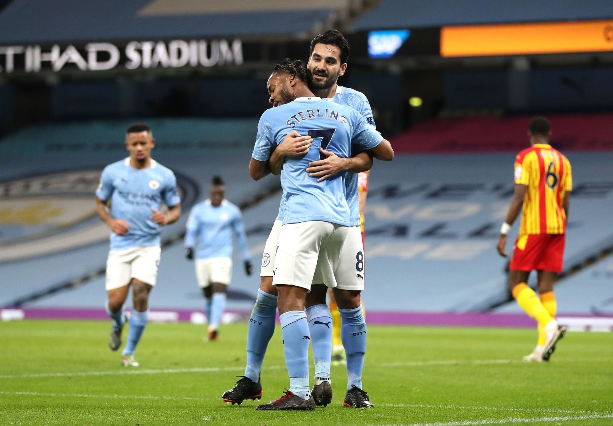 雷森无与伦 雷森无与伦